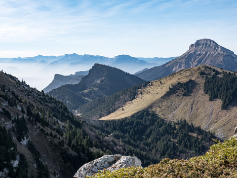 Le Col des Ayes, Chamechaude et le Bec Charvet