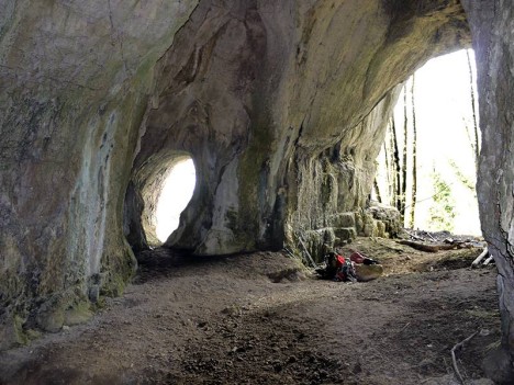 À l'intérieur de la Balme à Roland