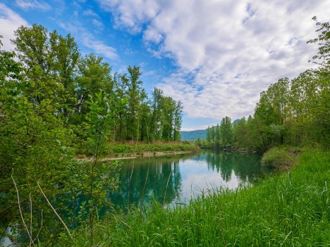 La Croix de Saint-Clair au loin