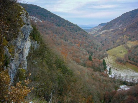 La vallée de la Brive depuis la cascade de Chosas