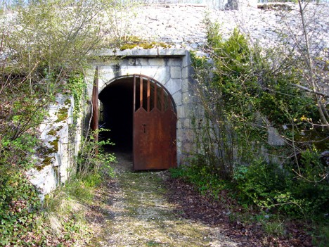 Sortie d'un tunnel de Fort-les-Bancs