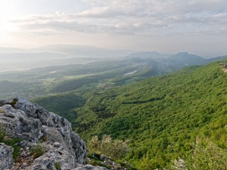 Le Lac d'Aboreiaz, le Bas Bugey devant l'Avant-pays