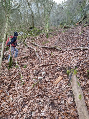 Noël dans la rude tentative du passage Nord des falaises du Mont de Cordon, févr. 2023