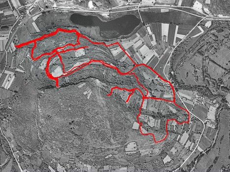 Relevés des traces des reconnaissances sur le fond des photos aériennes 1950-65 proposées sur le Géoportail IGN, févr. 2023