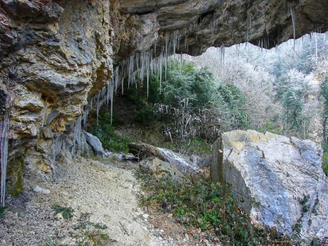 Arche de la Roche Percée, Béon