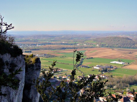 Croix de Chateland, Serrières de Briord