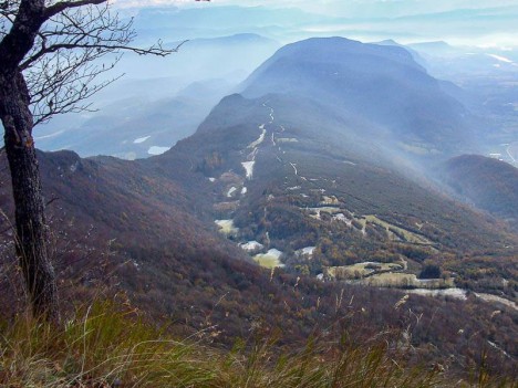 Le Lac de Crotel et la Montagne de Saint-Benoit
