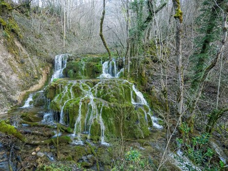 Cascatelle du Crot au Gay