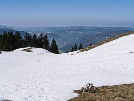Cairn sur le chemin de la Charnaz