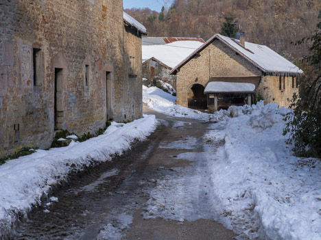 Rue déneigée, la Correrie