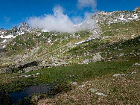 Le Rocher du Pays (sur la droite)