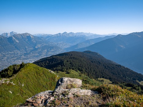 Face aux Aravis sous le sommet de la Grande Lanche, août 2020