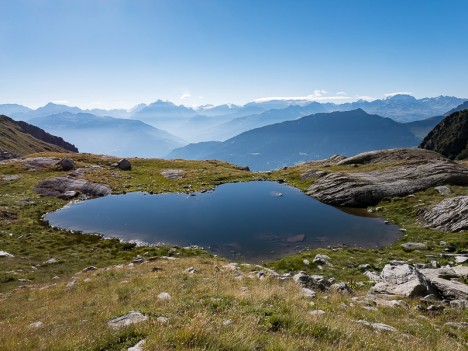 Petit lac sur le chemin du Pas de Freydon