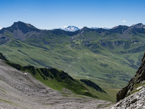 Au-dessus du Col de la Madeleine