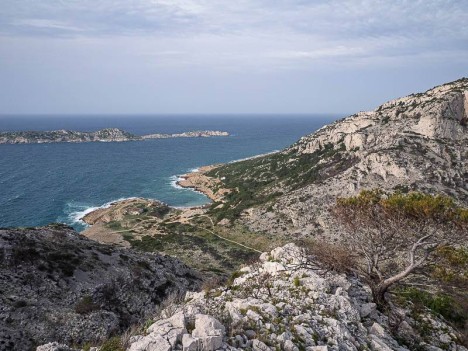 Calanque et cabanons de Marseilleveyre
