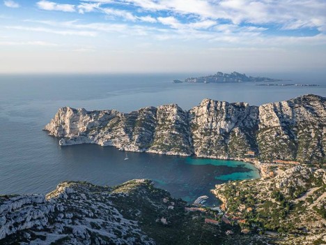 Au sommet du Baou Rond, la Calanque et le Bec de Sormiou