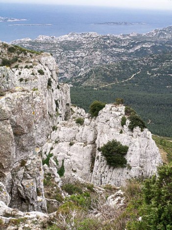 L'Aiguille Guillemin depuis la crête des Falaises de Luminy