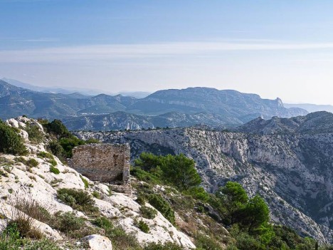 Ruines de la vigie au Sommet de Marseilleveyre