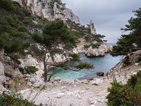 La plage de la Calanque de Sugiton