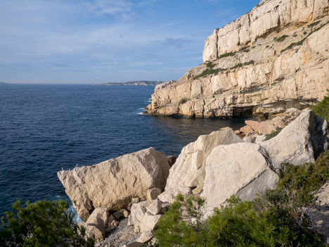 Premiers rochers de la Calanque de l'Escu