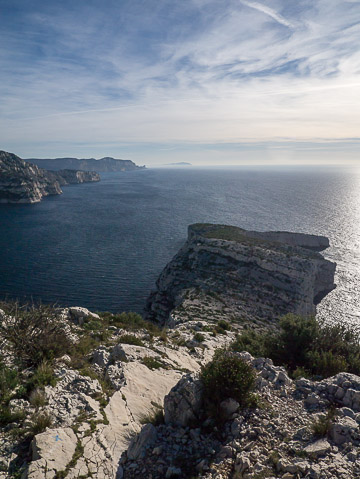 La crête de Morgiou domine le Cap de Morgiou