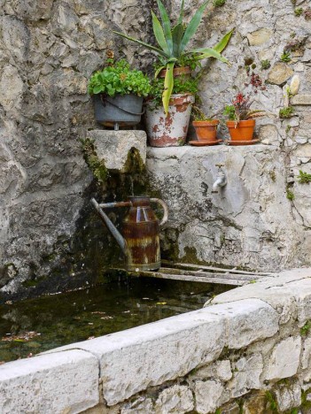 Une fontaine, Brantes