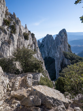 Dentelles Sarrasines, crête du Devès