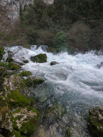 Fontaine de Vaucluse, remous en aval du lac