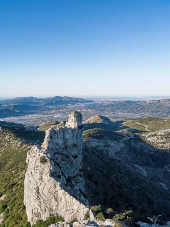 La crête escarpée des Dents de Roque Forcade