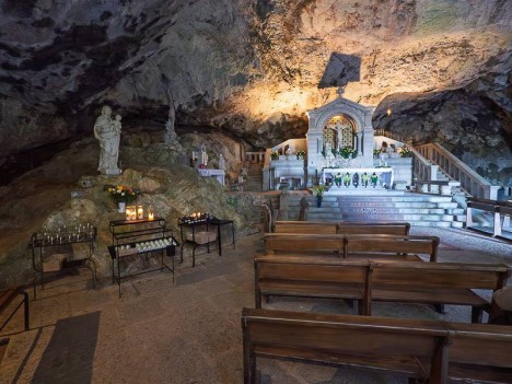 Dans la Grotte Marie Madeleine