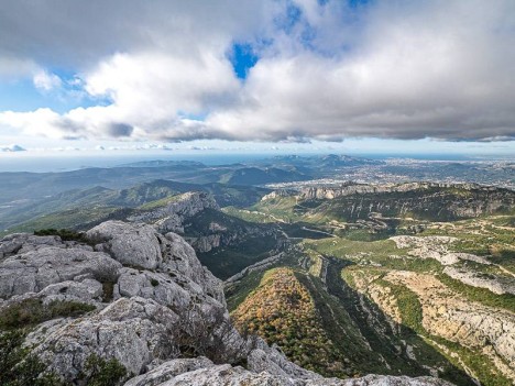 Au sommet du Pic de Bertagne