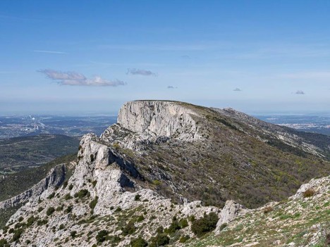 Au Pic des Mouches, la crête depuis le Col de Vauvenargues