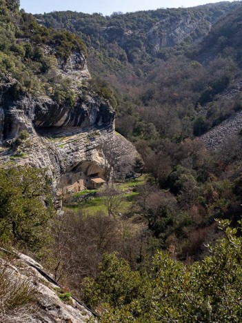 Habitation troglodytique isolée sous Chantebelle
