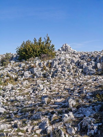 Cairn sur la crête du Sommet des Fourcats