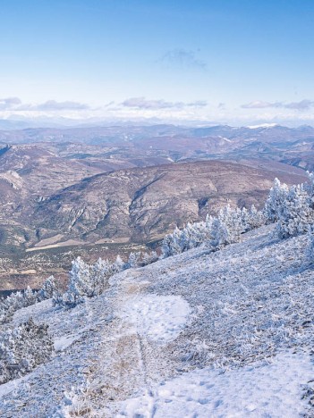 Descente vers la Combe de la Font du Contrat