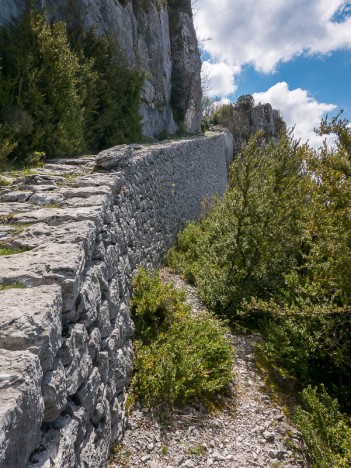 Chemin en remblai du Pas de l'Allier, avr. 2017