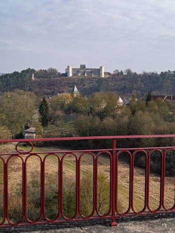 Sur le viaduc, Druyes-les-Belles-Fontaines