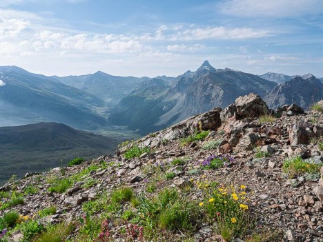Le Grand Pic de Rochebrune à l'horizon