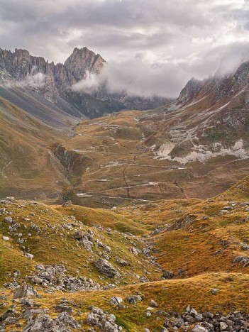 Le Pic de l'Aigle et la route du Col des Rochilles