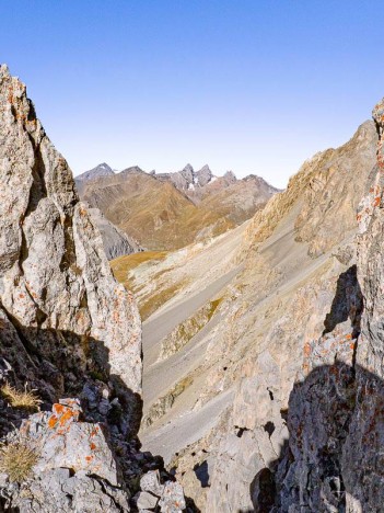 Les Aiguilles d'Arves au loin