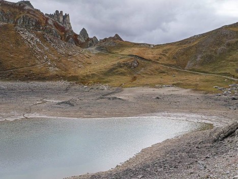 Versant Est du Col des Rochilles et Lac du Grand Ban