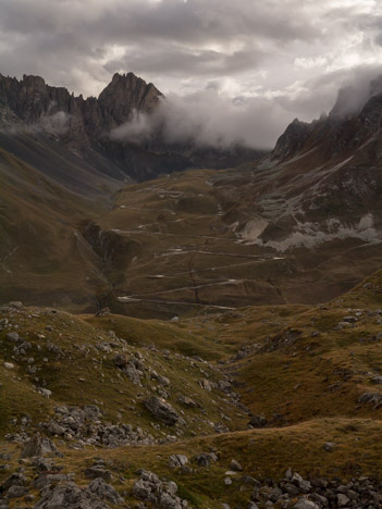 Le Pic de l'Aigle et la route du Col des Rochilles