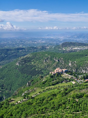 Gourdon depuis le Col Est de Cavillore