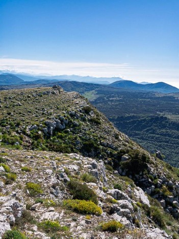 Au bord du plateau du Sommet de Thiey
