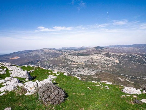 Au Pic desCourmettes, le Plateau de Calern