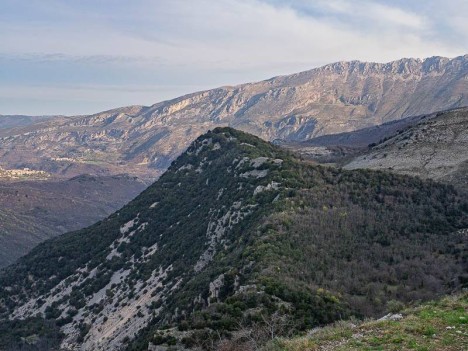 Neige sur les crêtes de la Cime du Cheiron