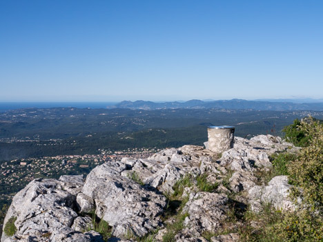 Table d'orientation au sommet du Baou de Saint-Jeannet