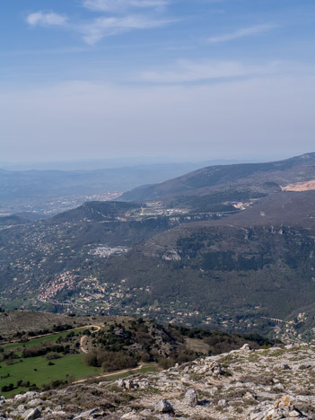 Dans la descente du Pic de Courmettes