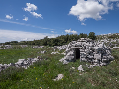 Capitelle de Rouré, plateau de Calern