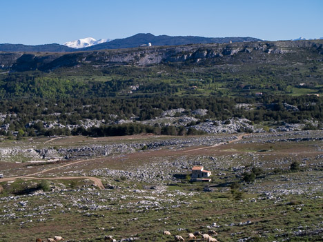 Observatoire de la Côte d'Azur depuis le Plateau de Caussols